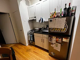 Rented by Salon Realty Corp