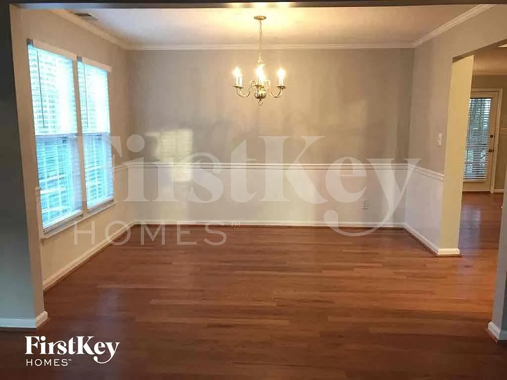 3 bed, 2.5 bath, 1962 sqft, $2,695 — Photo 3