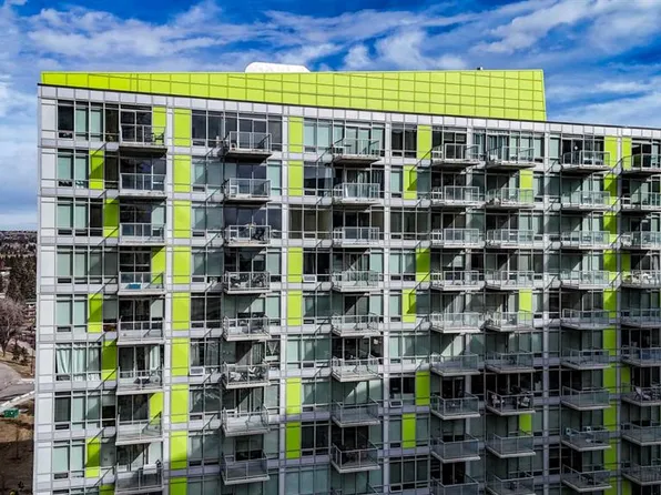 30 S Brentwood Cmn NW #905, Calgary, AB T2L 2L8