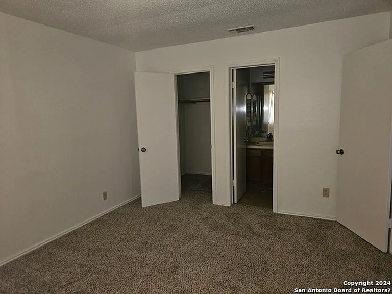 5319 Ashbury Dr — Photo 10