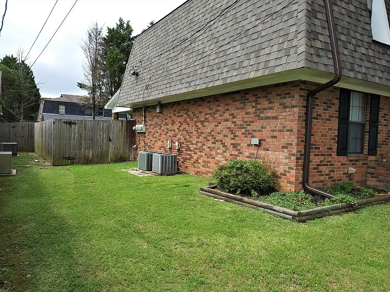 1607 Glenn St SW — Photo 11