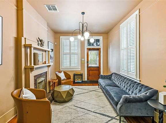 3rd image of 1219 Annunciation St