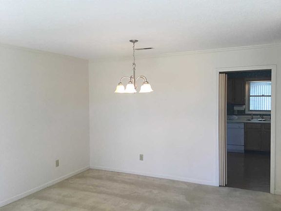 5th image of 122 Dogwood Ct