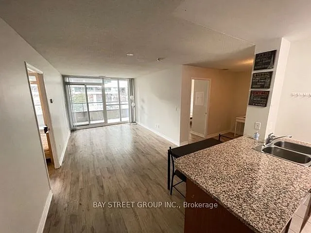 3 bed, $3,000 — Photo 2