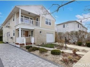 414 E Hudson St, Long Beach, NY 11561