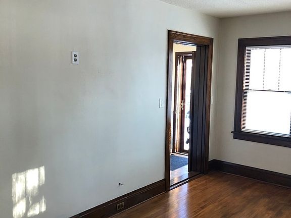 4th image of 3856 25th Ave S