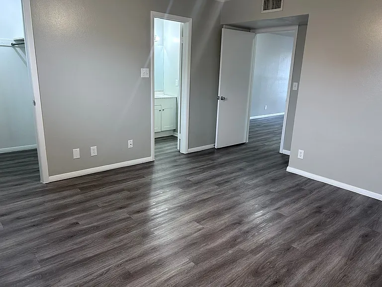 McIntyre Apartments — Photo 44