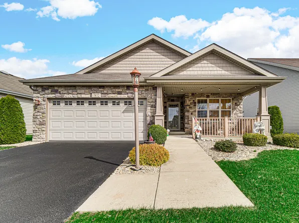 7872 W 101st Pl, Crown Point, IN 46307