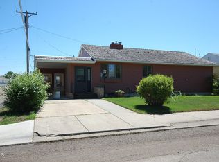 916 3rd St SW, Sidney, MT 59270
