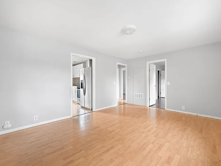 1056 Harrison Ave — Photo 9