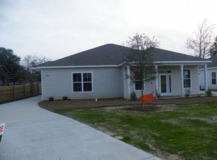 108 Earle Taylor Ln, Ocean Springs, MS 39564