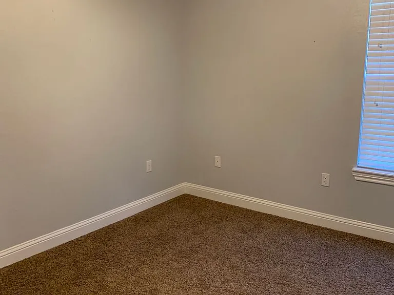 2225 Jadyn Ln — Photo 4