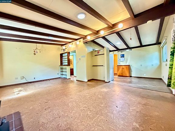 4th image of 4072 Saint James Dr