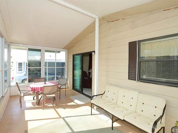 2nd image of 800 Bougainvillea Cir