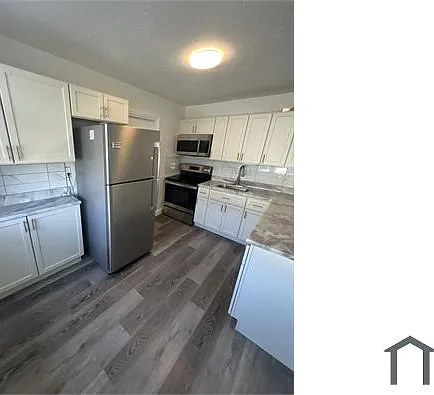 1010 Adams St — Photo 8