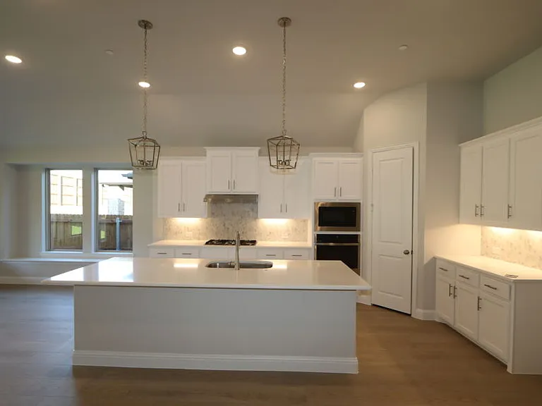 1213 Fulford Ct — Photo 2