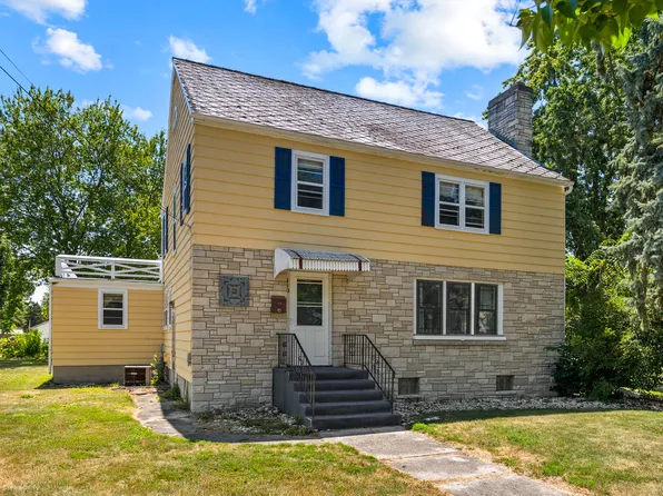 410 E Main St, Genoa, IL 60135