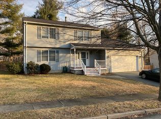 221 Shenandoah Rd, Warwick, RI 02886