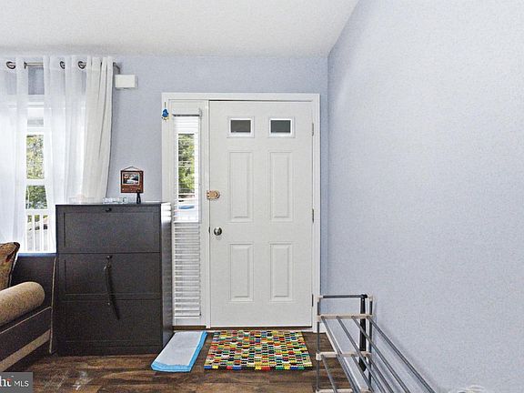 5th image of 506 Sir Jeoffrey Ct
