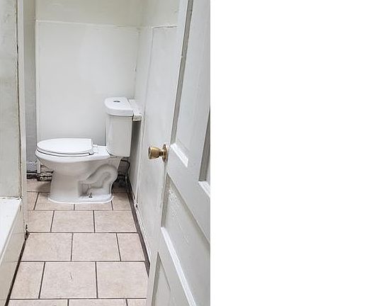 4th image of 3948 N Franklin St