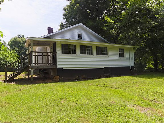 2nd image of 200 Woodridge Ln