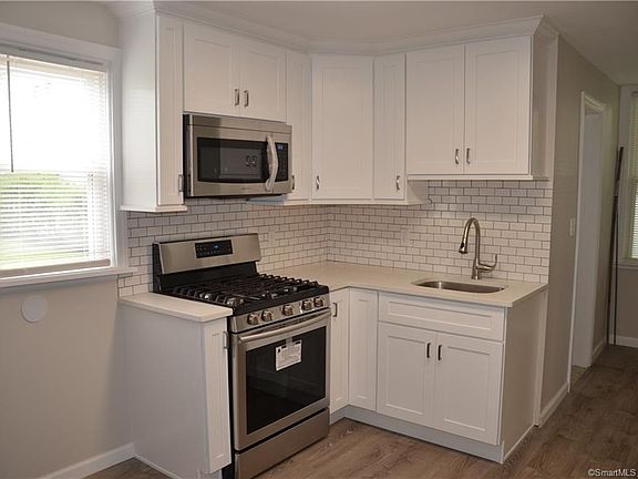 5th image of 982 Shippan Ave