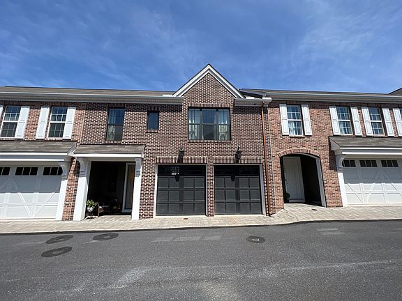 2nd image of 1423 Woolford Way