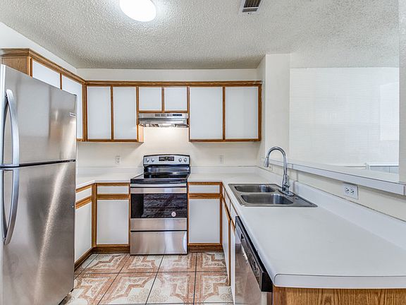 3rd image of 1501 Heritage Blvd