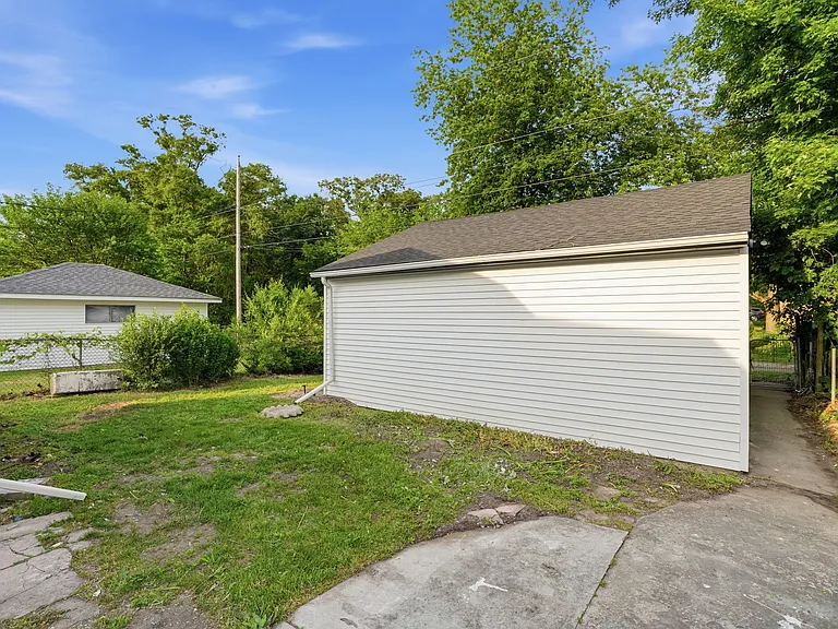 3987 Lincoln St — Photo 17