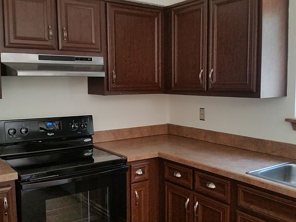 3rd image of 916 Thornhill Pl