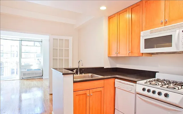 Rented by Citi Habitats | media 8