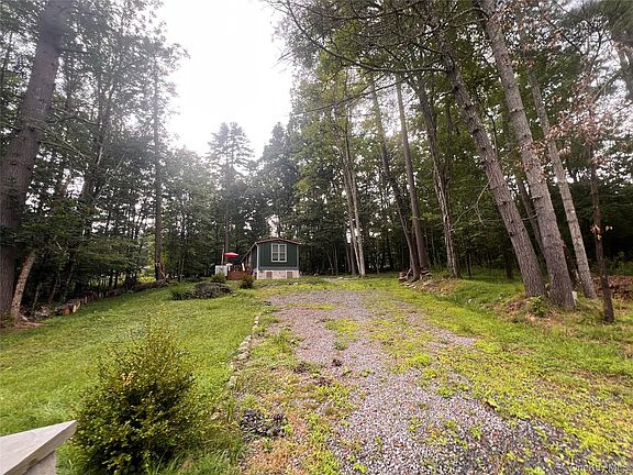 3rd image of 101 Lake Country Lane