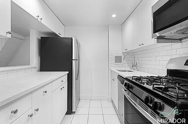 Rented by Mirador Real Estate | media 3