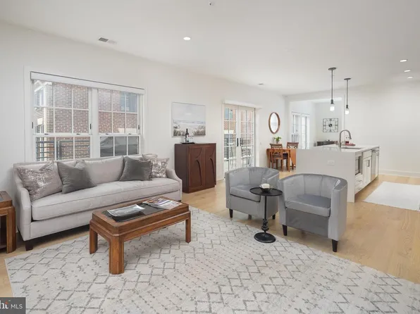 521 N Washington St Unit 102, Alexandria, VA 22314