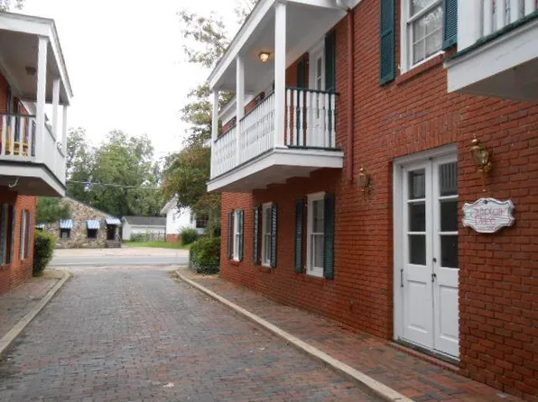 521 University Dr, Starkville, MS 39759