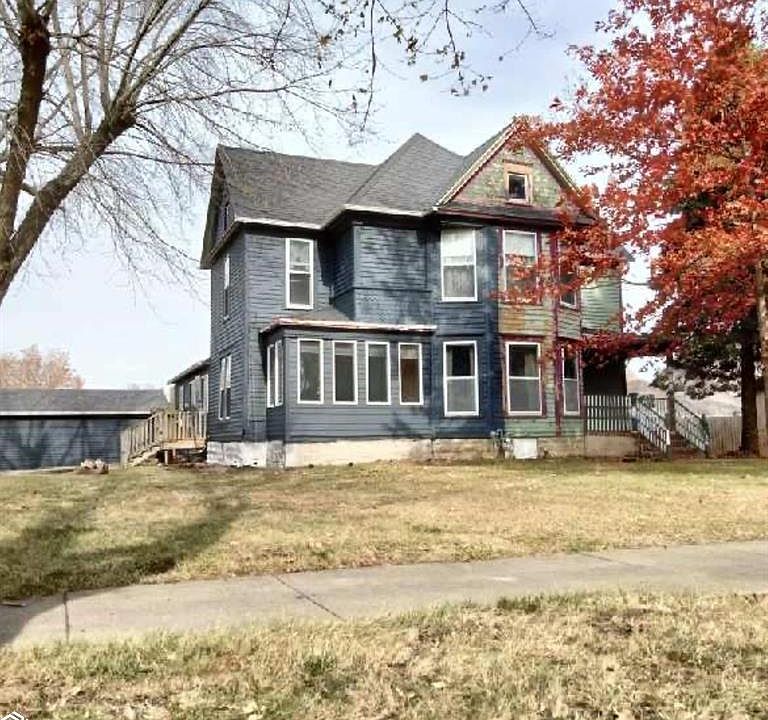 309 W 10th St, Vinton, IA 52349 Zillow