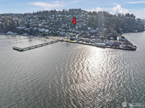 6726 Soundview Drive NE, Tacoma, WA 98422