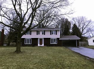 67 Bright Oaks Dr, Rochester, NY 14624