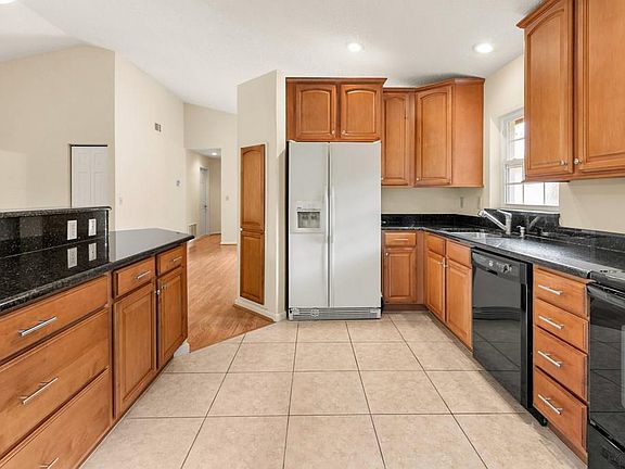5th image of 21 San Jose Dr