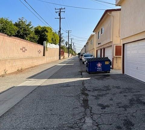 3rd image of 2935 W 235th St