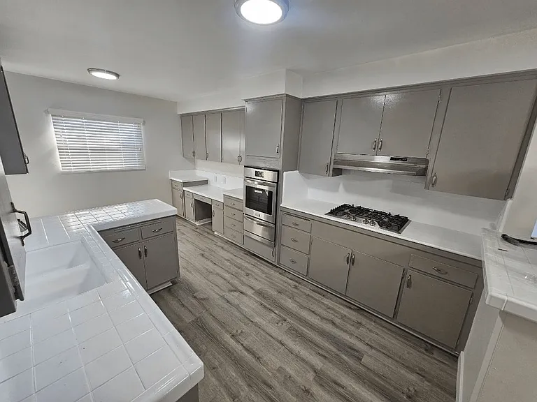 10327 Downey Ave — Photo 17