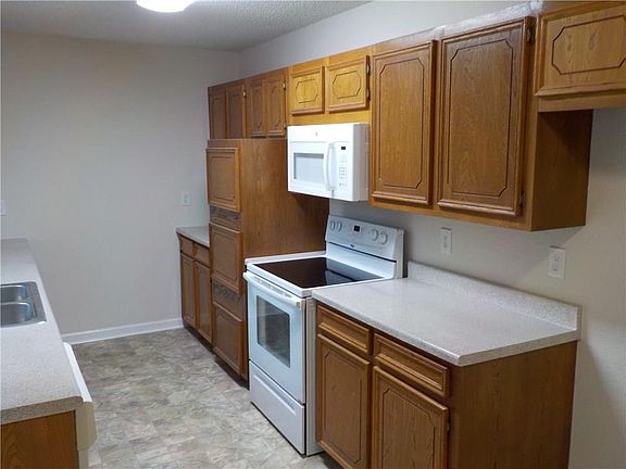 2nd image of 14840 Green Valley Dr