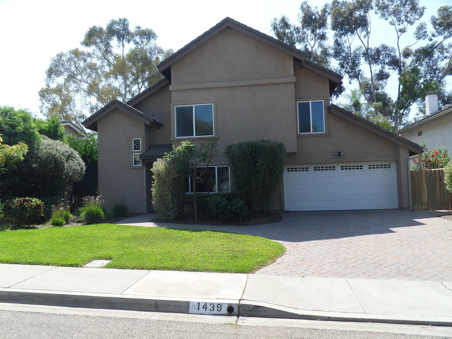 4 bed, 2.5 bath, $6,300 — Photo 1
