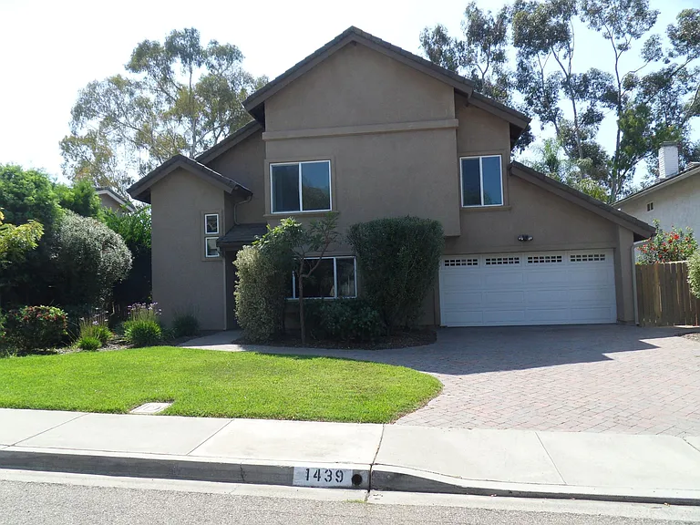 1439 Valleda Ln — Photo 1