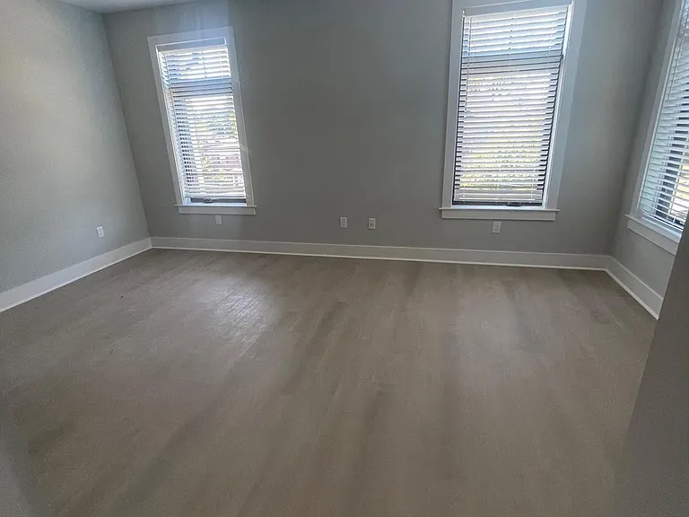 7523 Ridge Ave — Photo 5