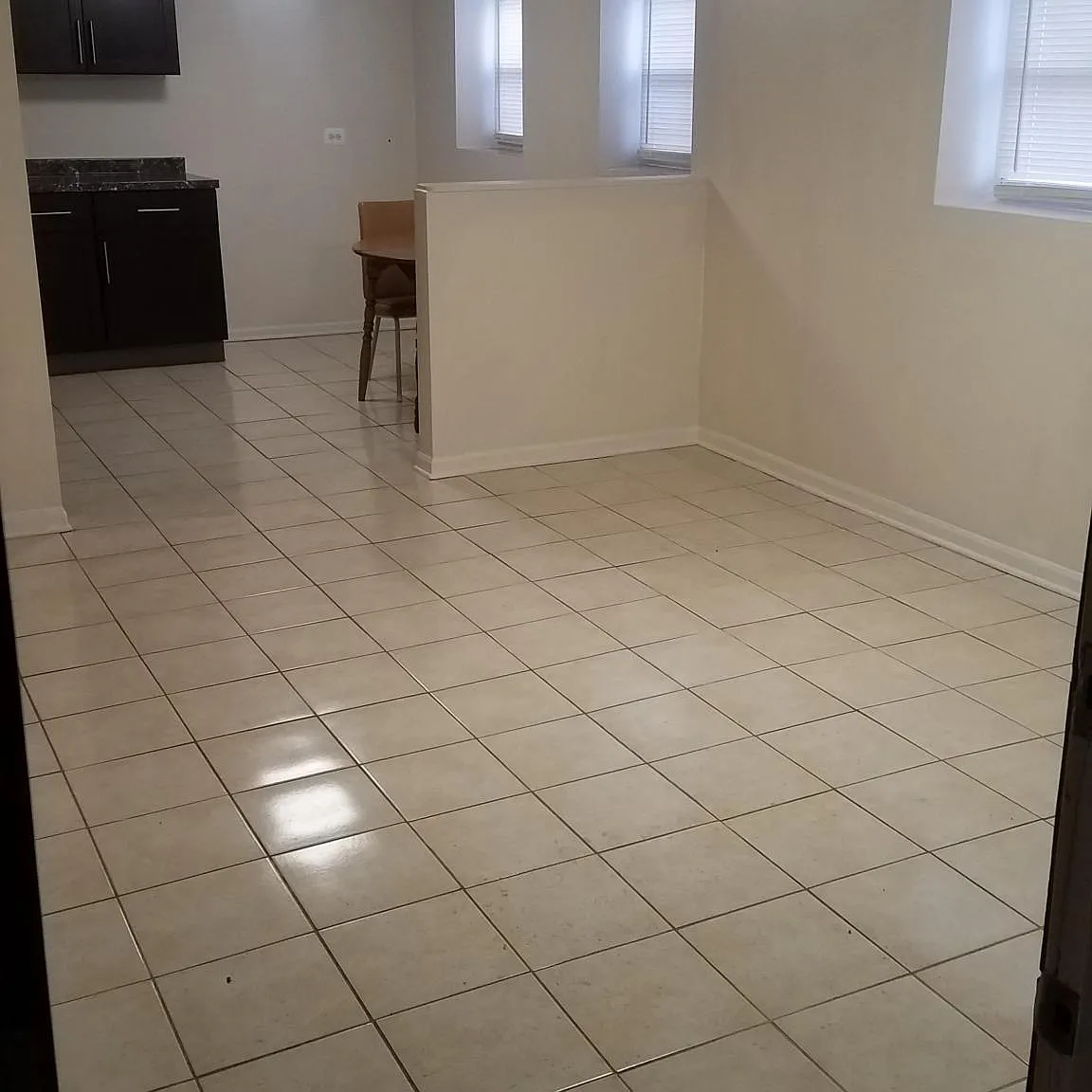 1 bed, 900 sqft, $1,200 — Photo 2