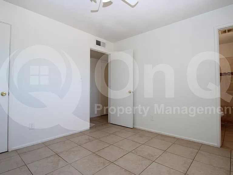 518 W 14th St — Photo 12