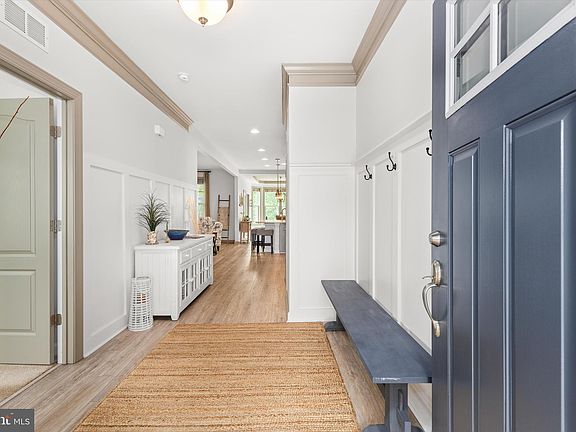 5th image of 23905 Pembroke Ln