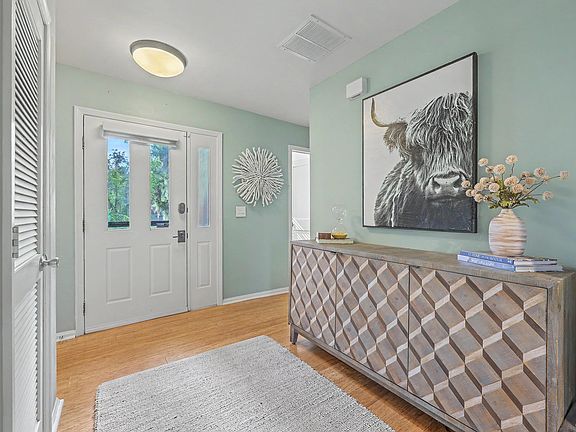 4th image of 1043 Marsh Court Ln
