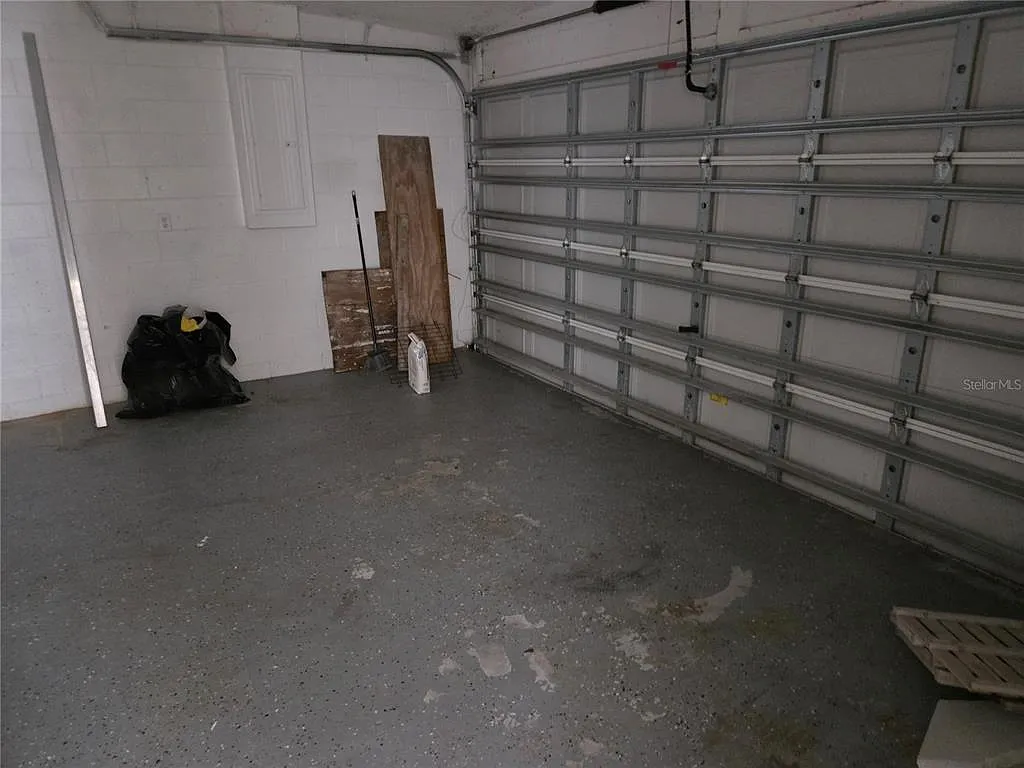 3 bed, 2.0 bath, 1452 sqft, $1,600 — Photo 3